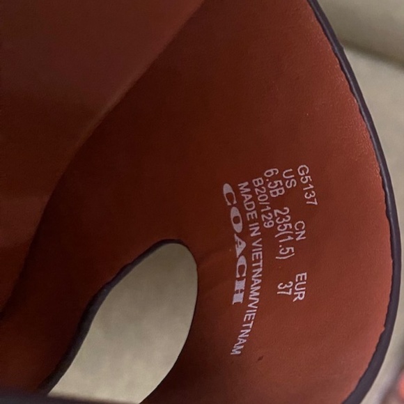 Coach slide on sandals with gold buckles - Picture 6 of 6